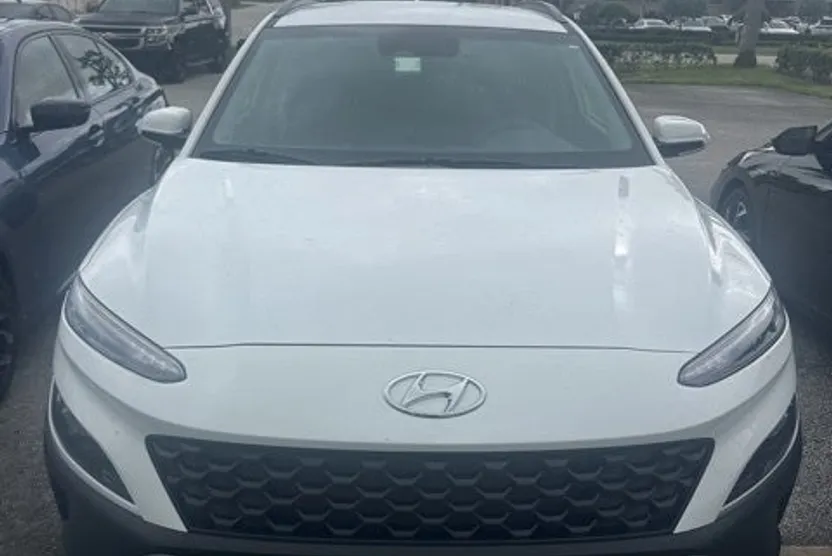 2023 Hyundai Kona SEL photo 1