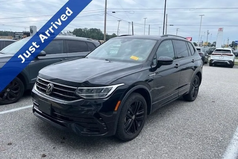 2022 Volkswagen Tiguan SE R-Line Black photo 1