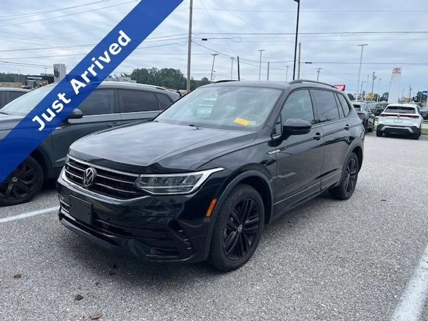 2022 Volkswagen Tiguan SE R-Line Black photo 1