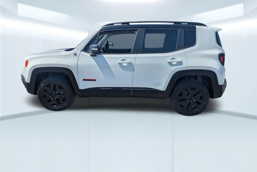 2018 Jeep Renegade Trailhawk photo 1
