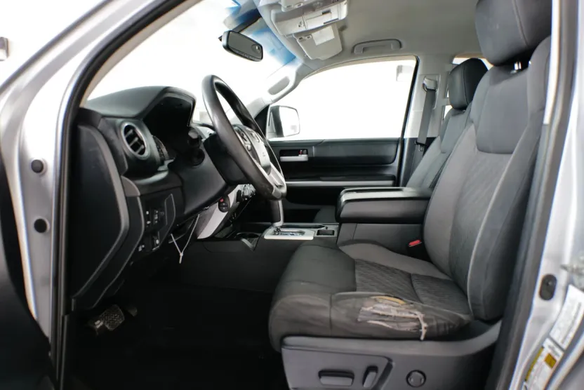 2014 Toyota Tundra CrewMax SR5 photo 1