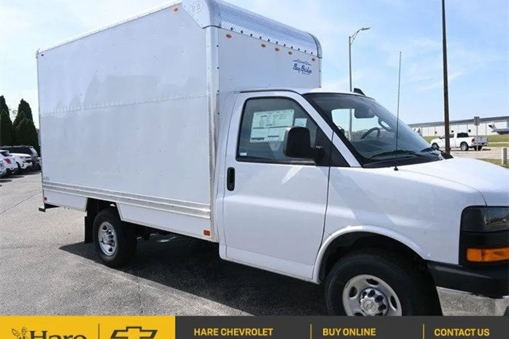 2025 Chevrolet Express Cutaway 3500 photo 1