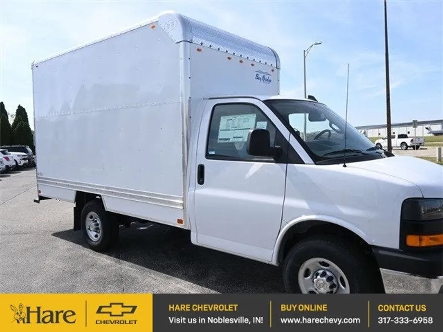 2025 Chevrolet Express Cutaway 3500 photo 1
