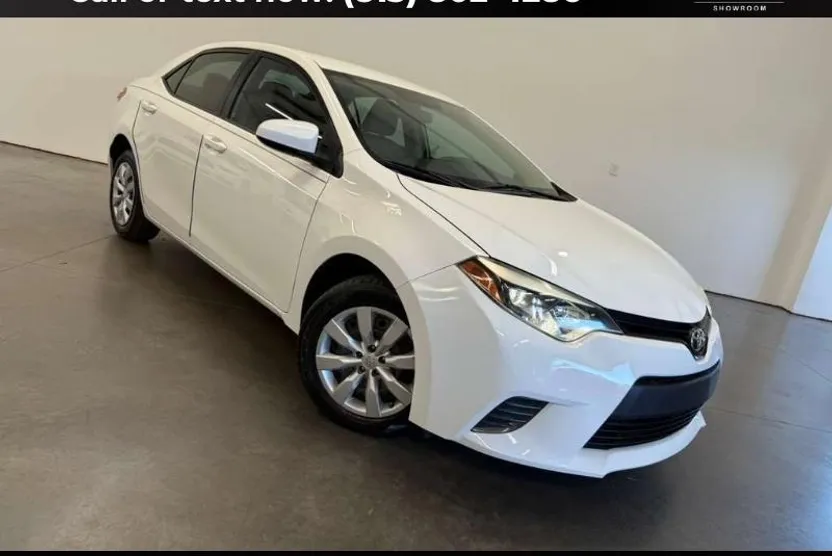 2016 Toyota Corolla LE photo 1