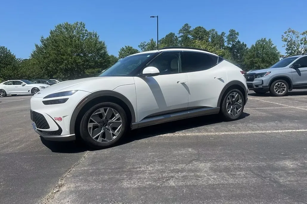 2025 Genesis GV60 RWD photo 1
