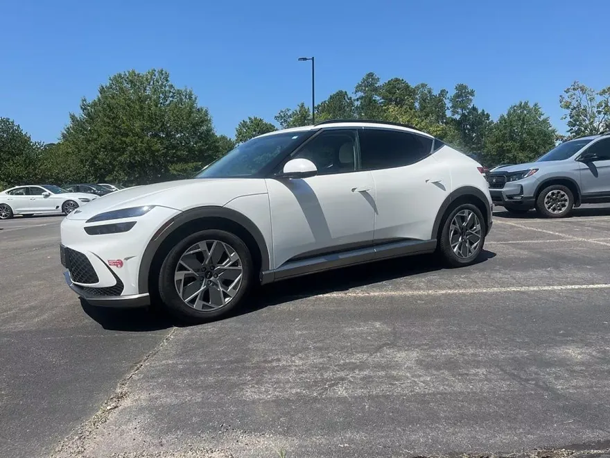 2025 Genesis GV60 RWD photo 1