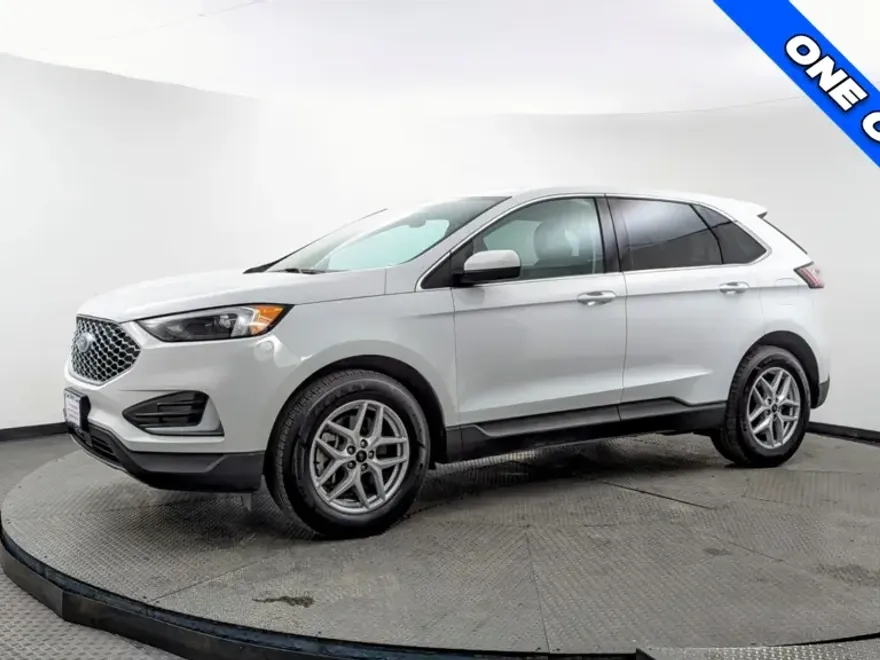2023 Ford Edge SEL photo 1
