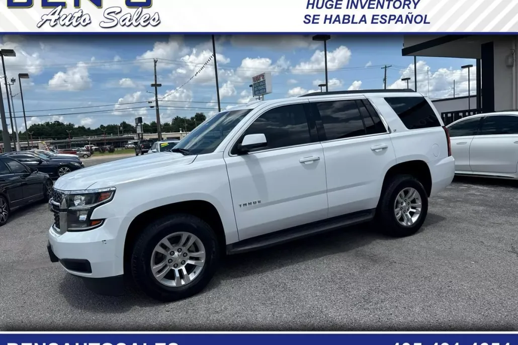 2017 Chevrolet Tahoe LT photo 1
