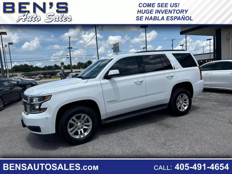 2017 Chevrolet Tahoe LT photo 1