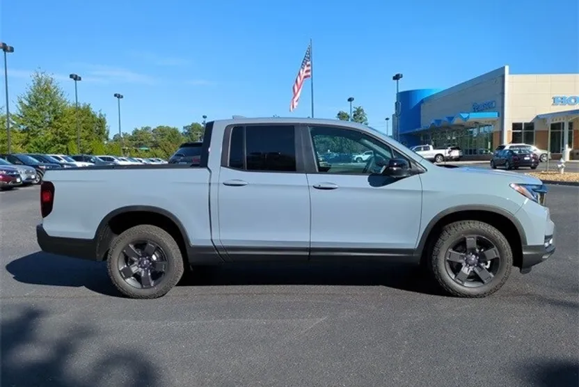 2026 Honda Ridgeline TrailSport photo 1