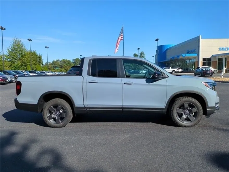 2026 Honda Ridgeline TrailSport photo 1