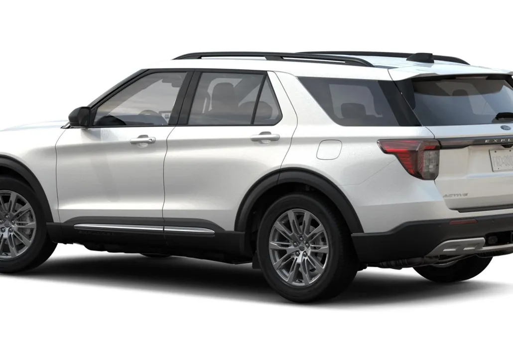 2025 Ford Explorer photo 1