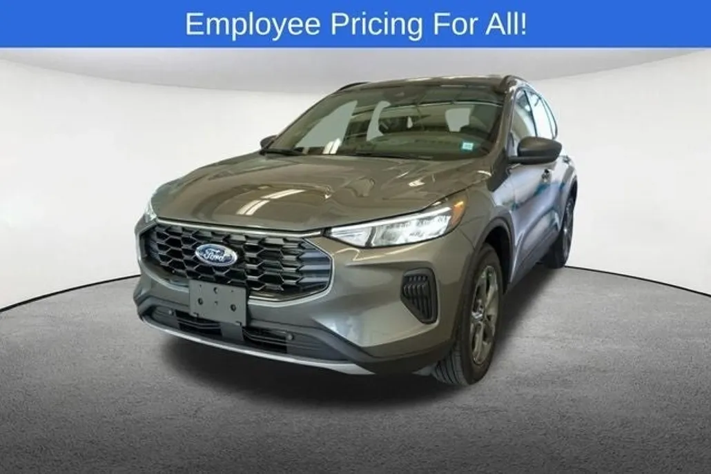 2025 Ford Escape ST-Line photo 1