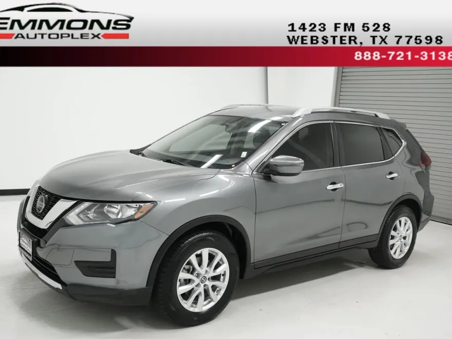 2018 Nissan Rogue SV photo 1