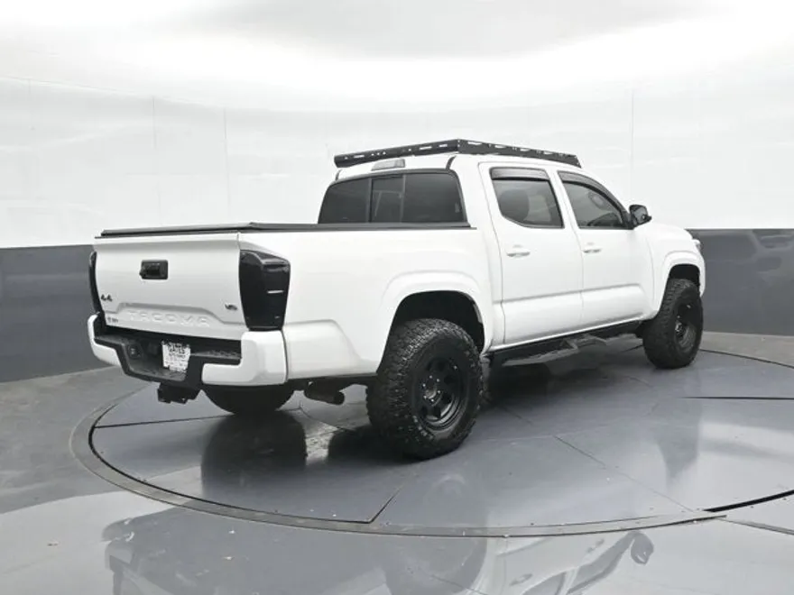 2020 Toyota Tacoma 4x4 SR5 photo 1
