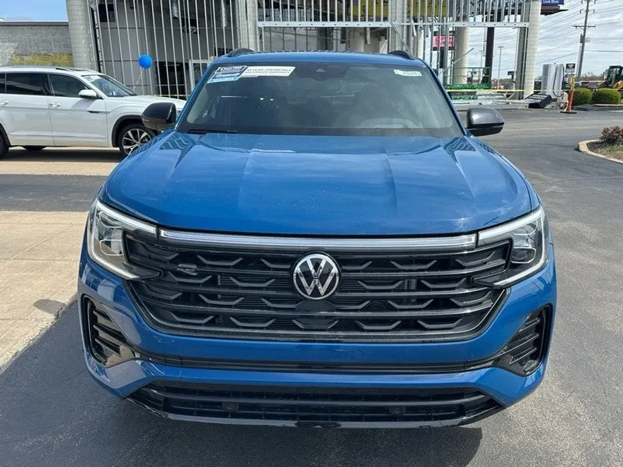 2025 Volkswagen Atlas Cross Sport SEL R-Line photo 1