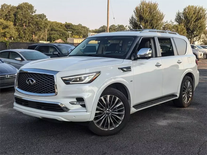 2019 Infiniti QX80 Luxe photo 1