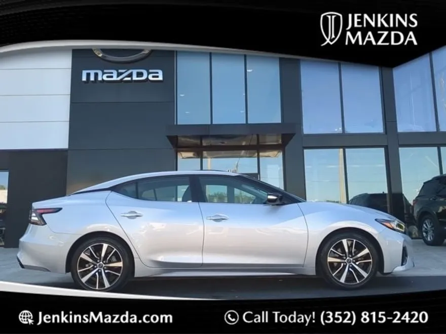 2023 Nissan Maxima SV photo 1
