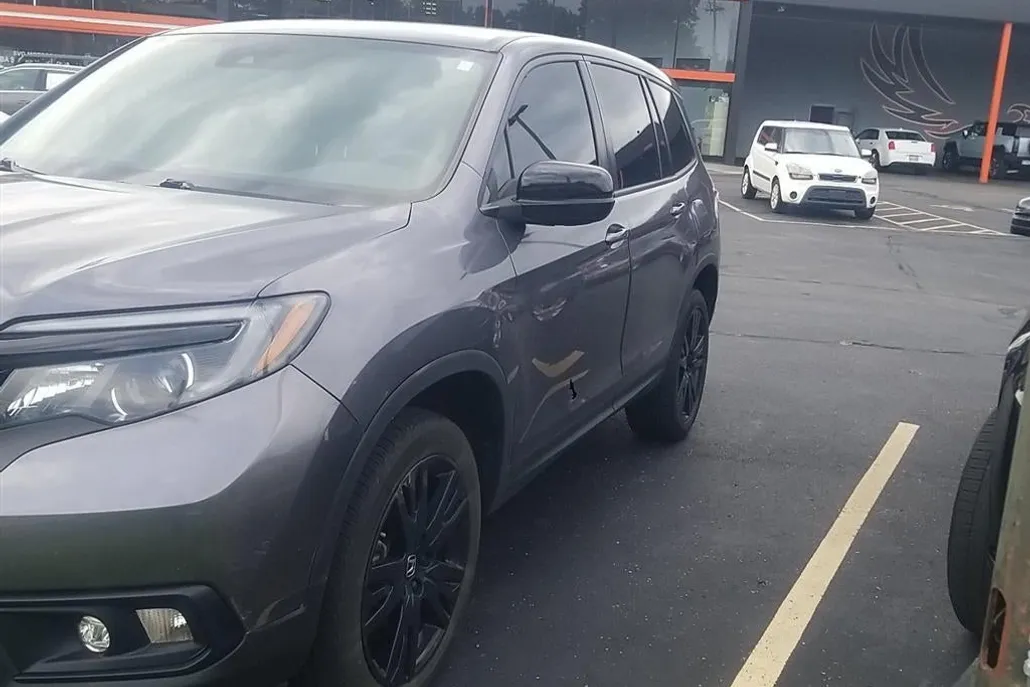 2021 Honda Passport Sport photo 1