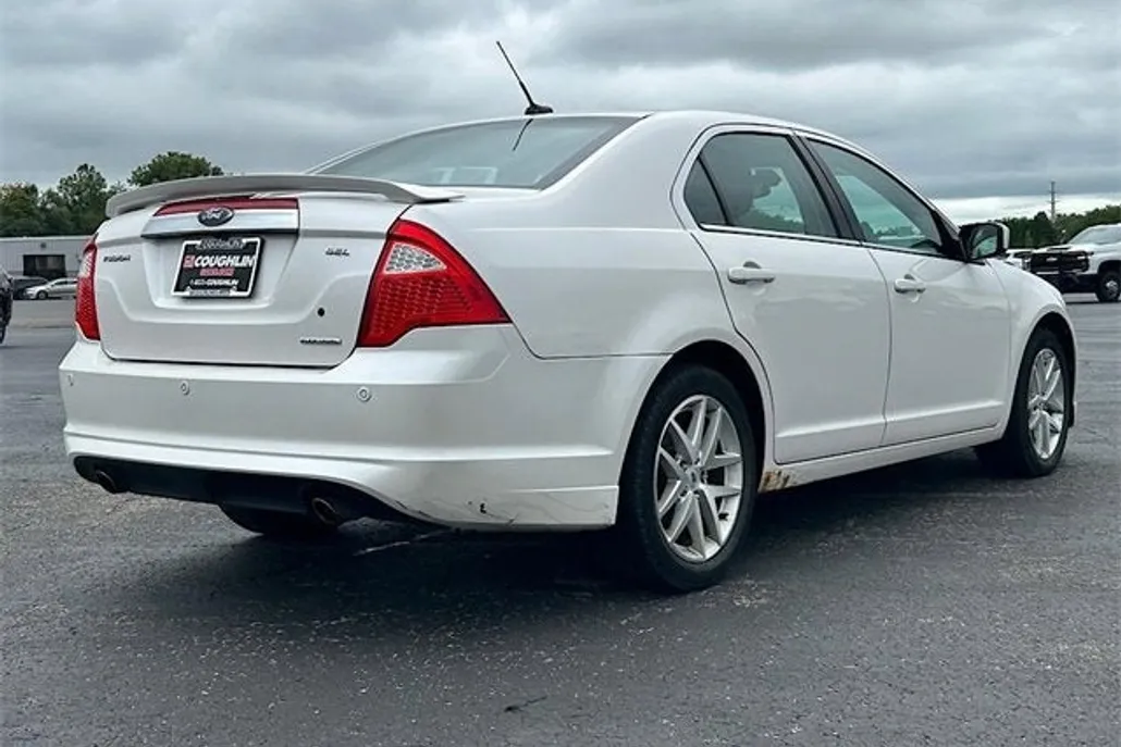 2011 Ford Fusion SEL photo 1