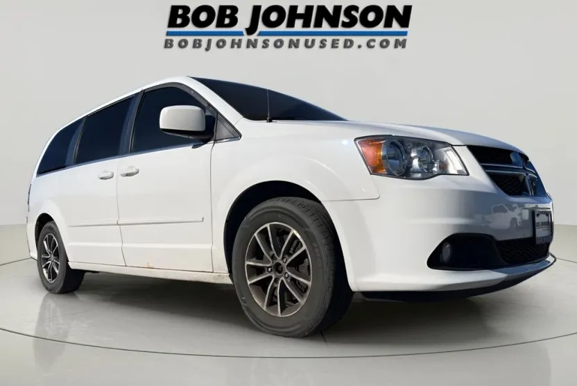 2017 Dodge Grand Caravan SXT photo 1