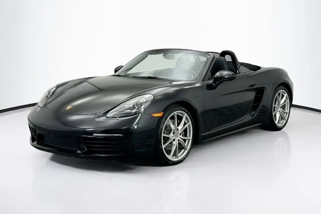 2021 Porsche Boxster photo 1