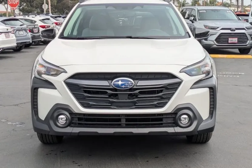 2025 Subaru Outback Premium photo 1