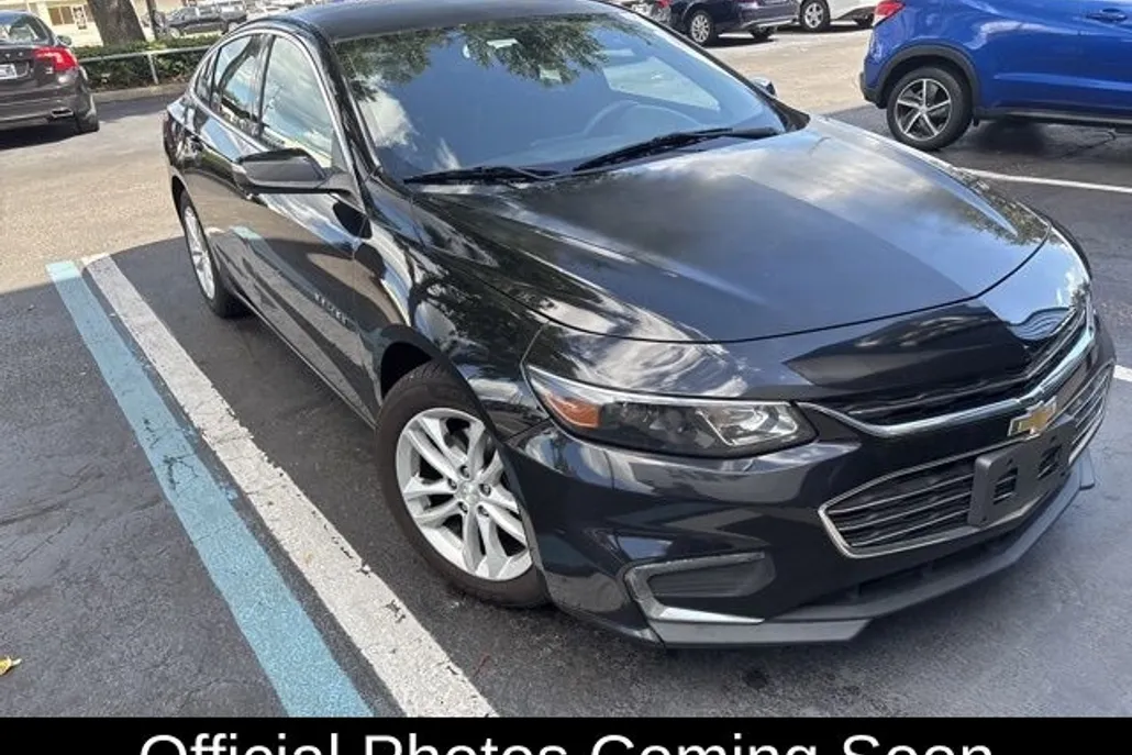 2017 Chevrolet Malibu 1LT photo 1