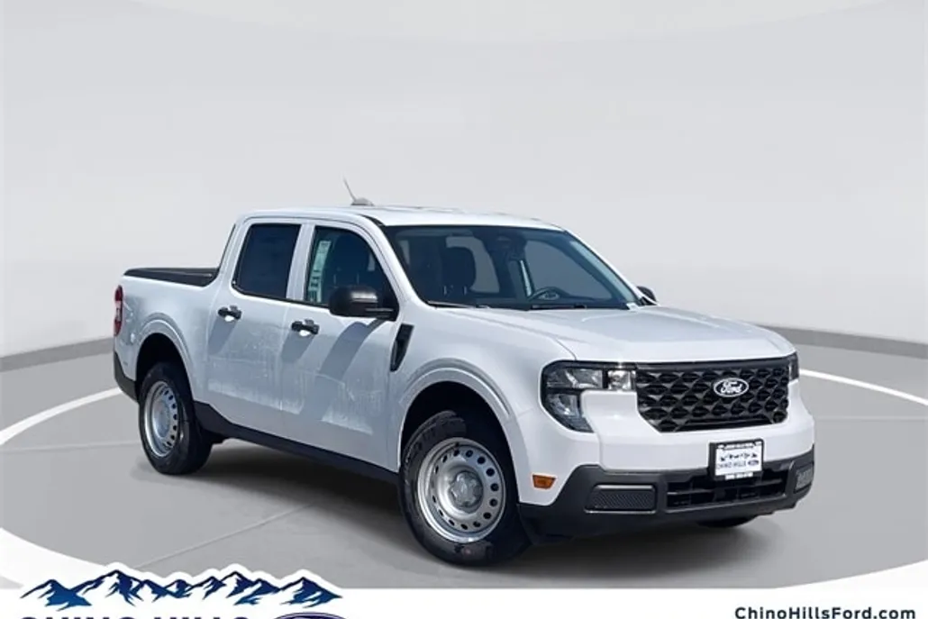 2025 Ford Maverick XL photo 1