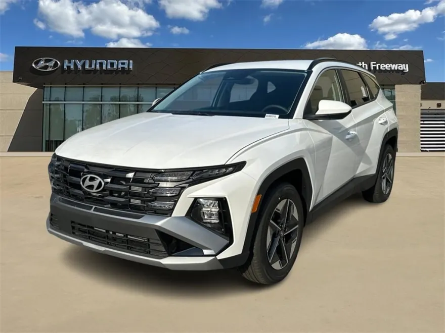 2025 Hyundai Tucson SEL photo 1