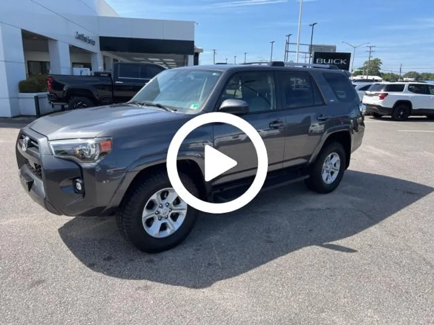 2022 Toyota 4Runner SR5 photo 1