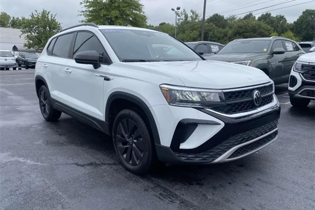 2022 Volkswagen Taos S photo 1