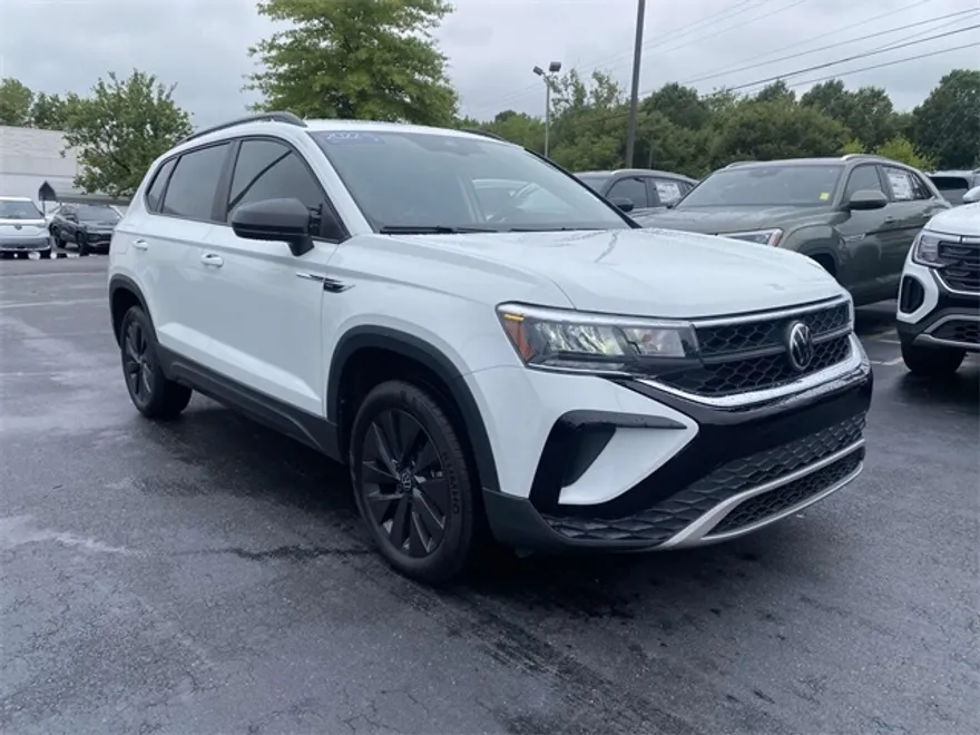 2022 Volkswagen Taos S photo 1