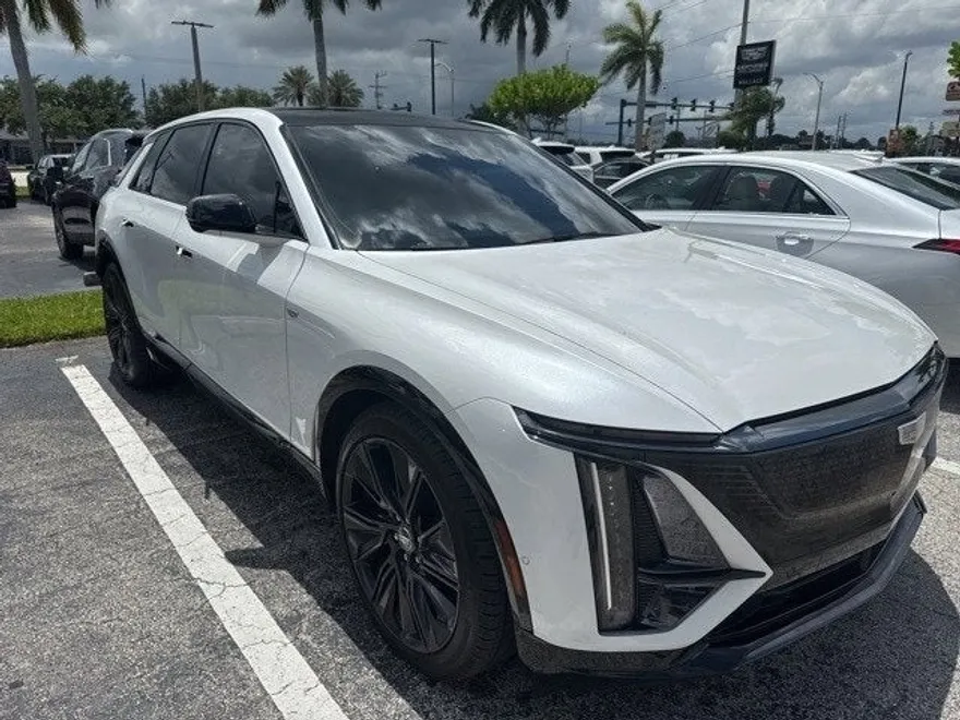 2024 Cadillac Lyriq Sport photo 1
