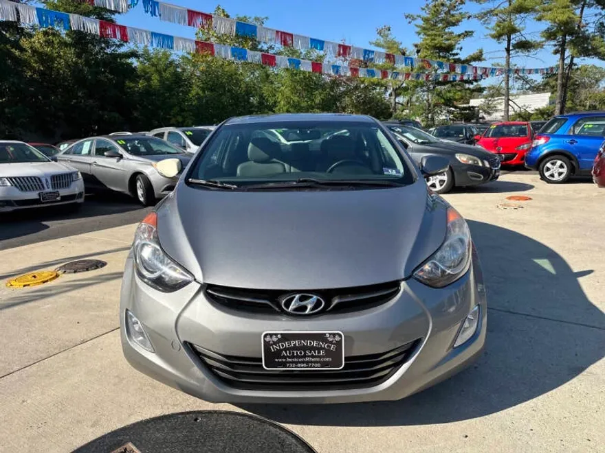 2011 Hyundai Elantra Limited photo 1