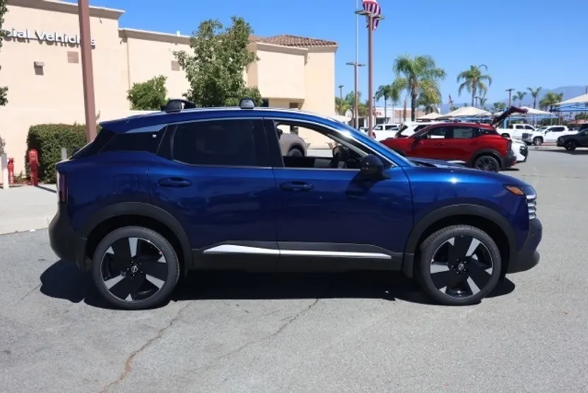 2026 Nissan Kicks SR photo 1