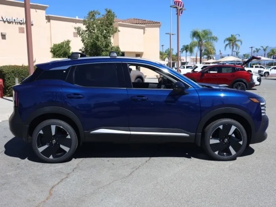 2026 Nissan Kicks SR photo 1