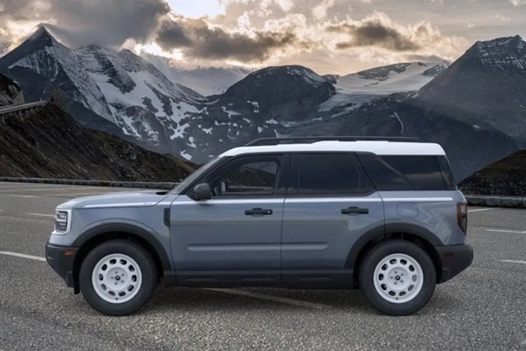2025 Ford Bronco Sport Heritage photo 1