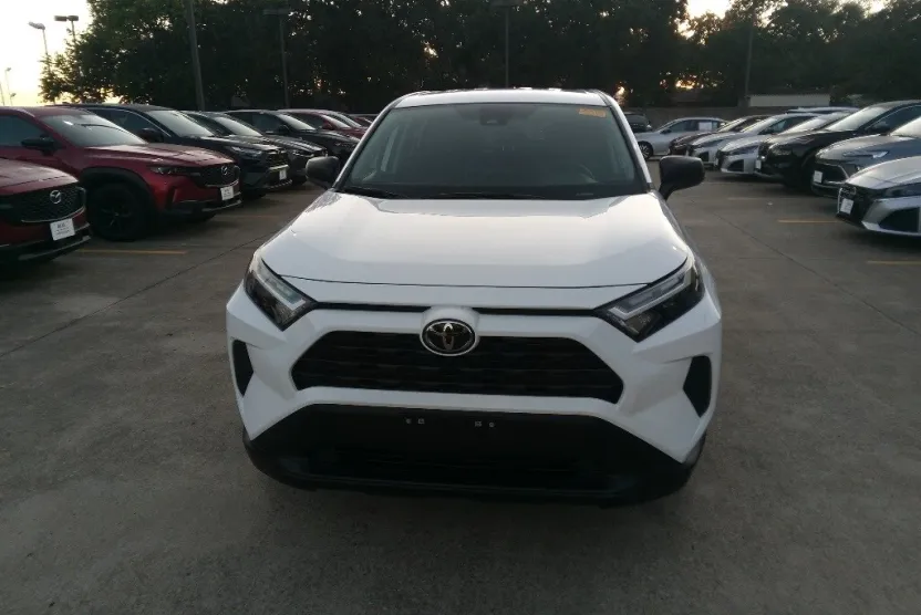 2025 Toyota RAV4 LE photo 1
