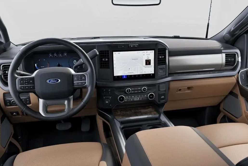 2025 Ford F-350 Lariat photo 1