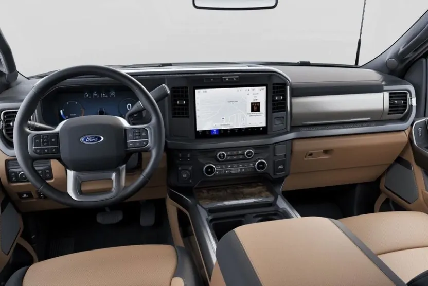 2025 Ford F-350 Lariat photo 1