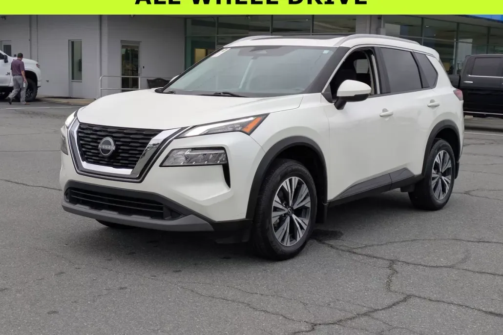 2023 Nissan Rogue SV photo 1