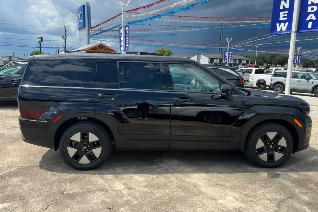 2026 Hyundai Santa Fe SE photo 1