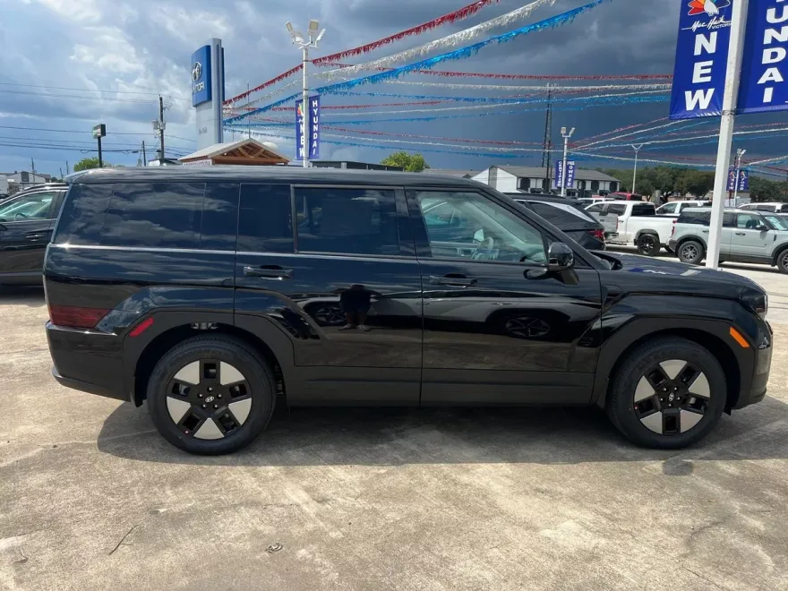 2026 Hyundai Santa Fe SE photo 1