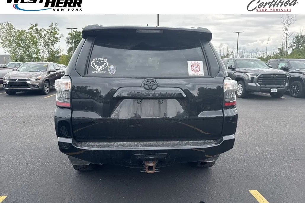 2021 Toyota 4Runner SR5 Premium photo 1