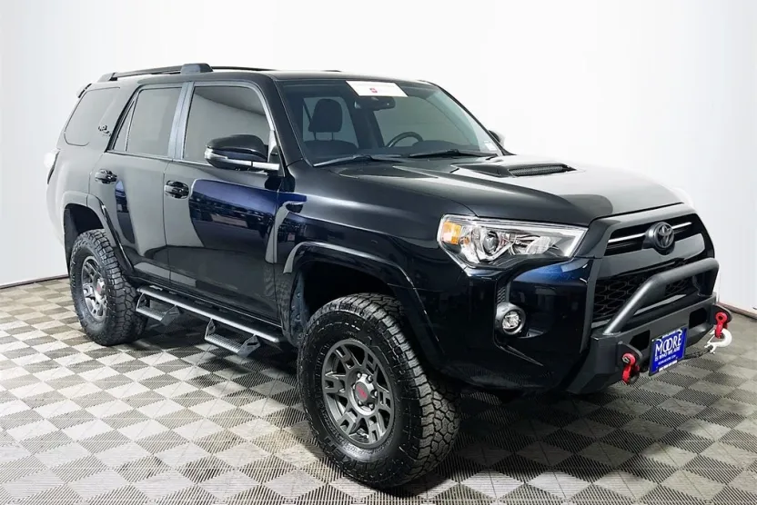 2024 Toyota 4Runner TRD Off-Road Premium photo 1
