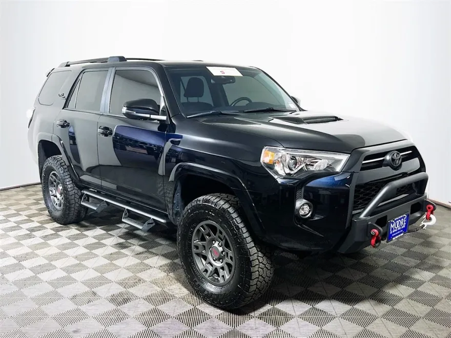 2024 Toyota 4Runner TRD Off-Road Premium photo 1