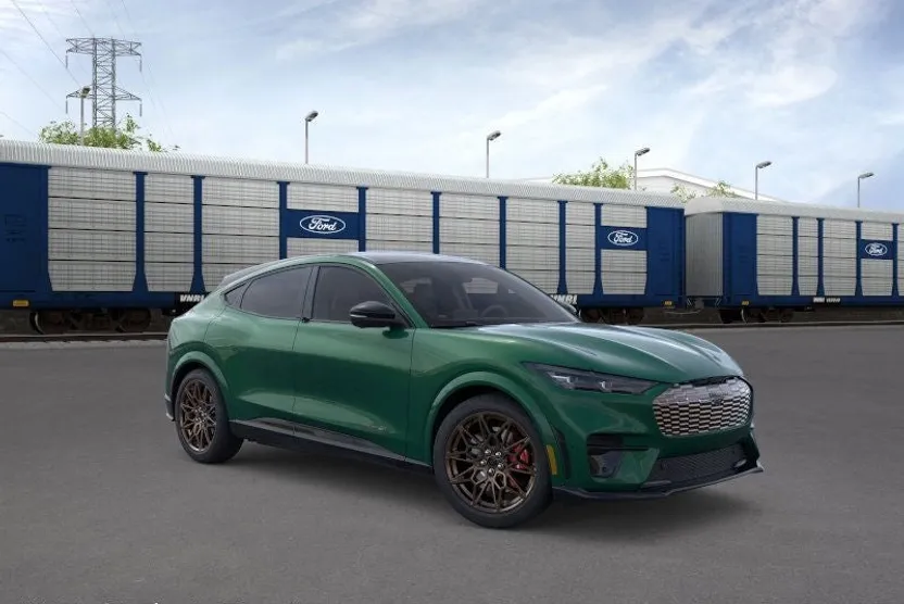 2025 Ford Mustang Mach-E GT photo 1