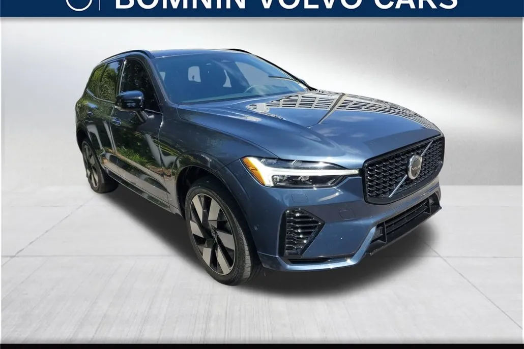 2024 Volvo XC60 Recharge Hybrid T8 Plus photo 1