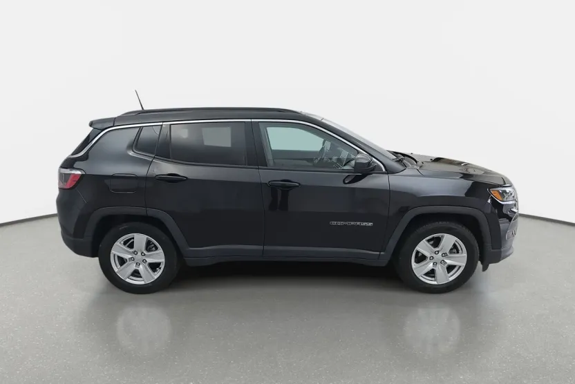2022 Jeep Compass Latitude photo 1